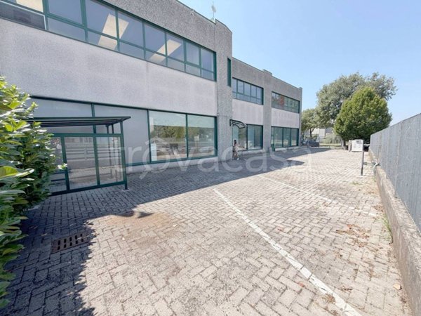 ufficio in affitto ad Ambivere