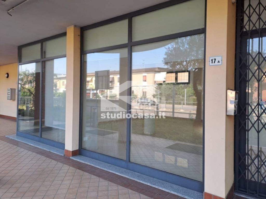 negozio in affitto ad Antegnate