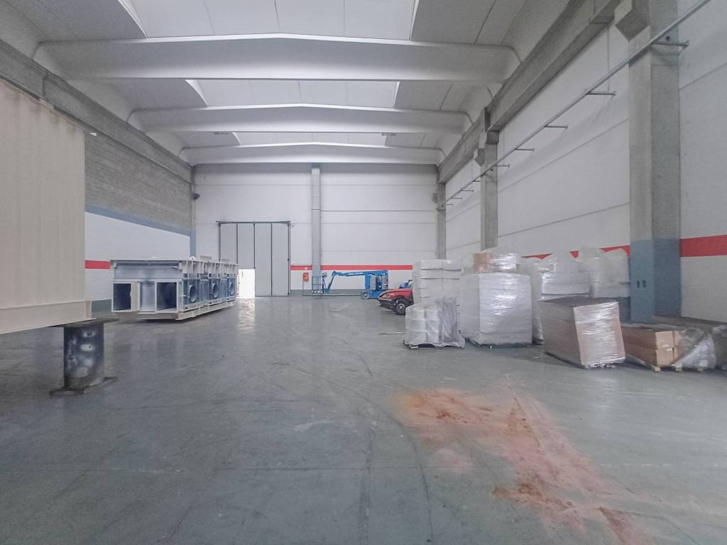 locale commerciale in affitto ad Arzago d'Adda