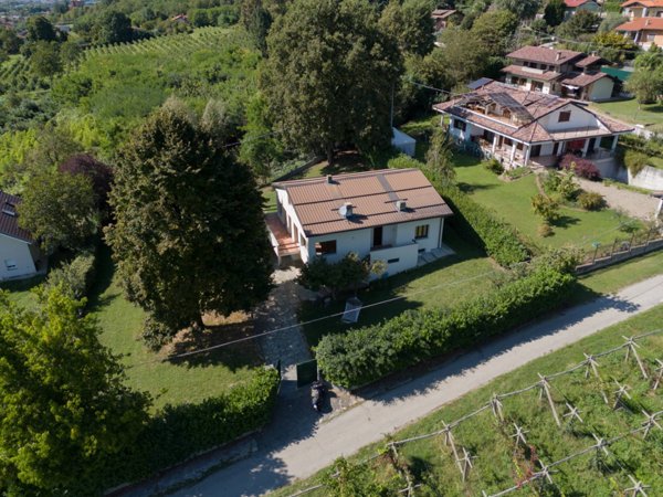 casa indipendente in affitto ad Agliè