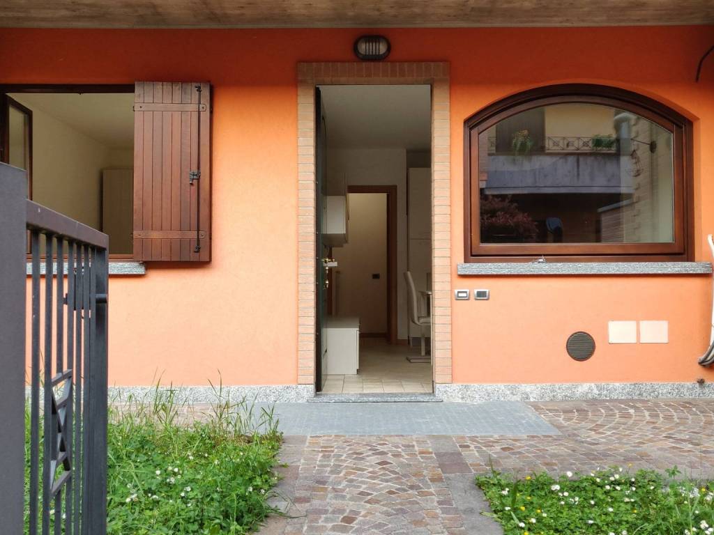 appartamento in affitto ad Azzano San Paolo