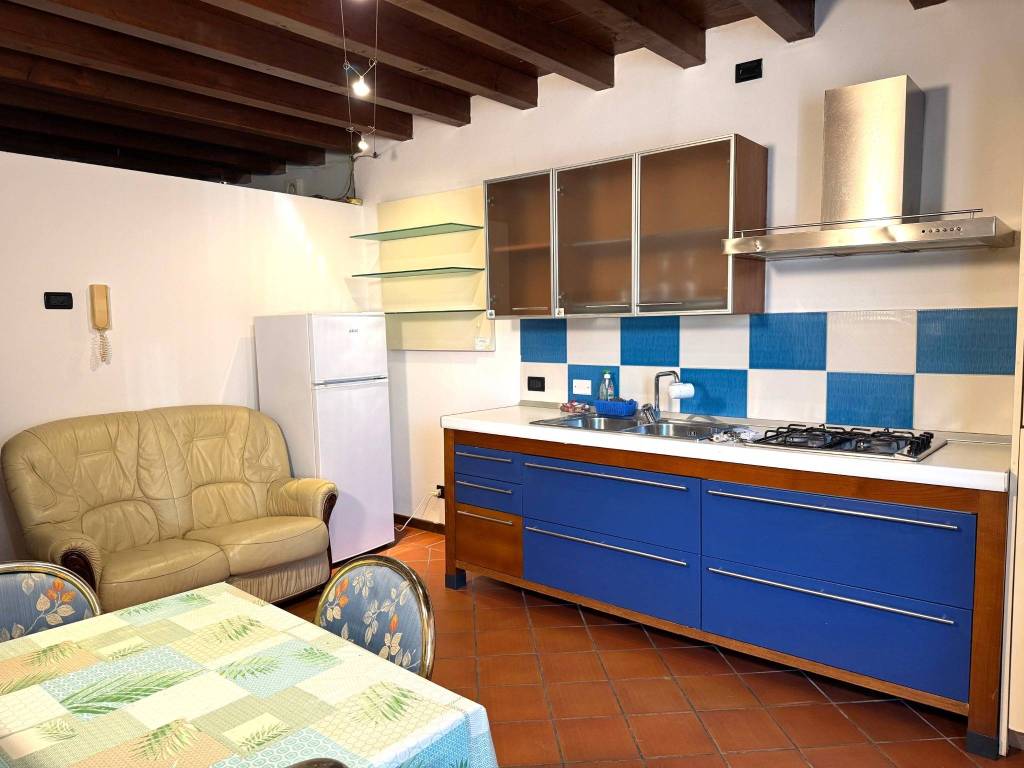 appartamento in affitto ad Azzano San Paolo