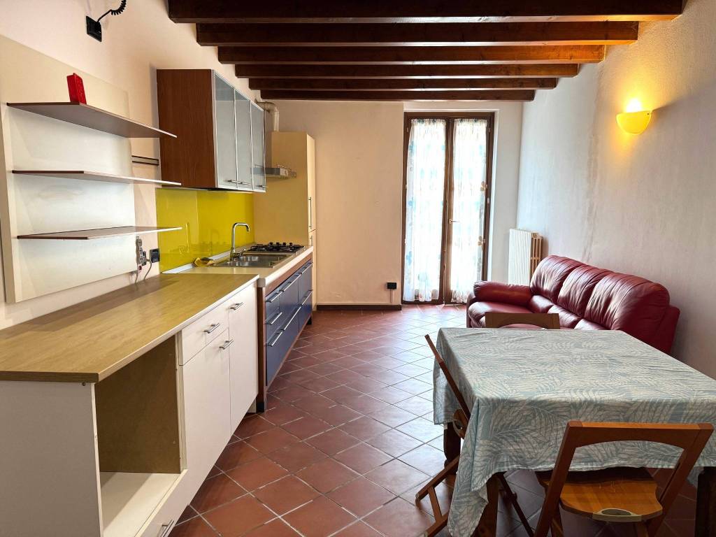 appartamento in affitto ad Azzano San Paolo