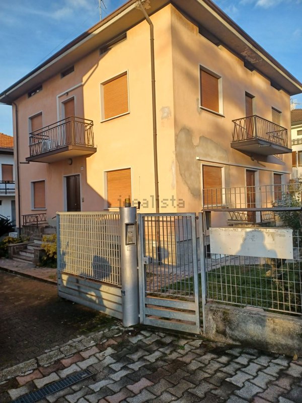 appartamento in affitto ad Azzano San Paolo