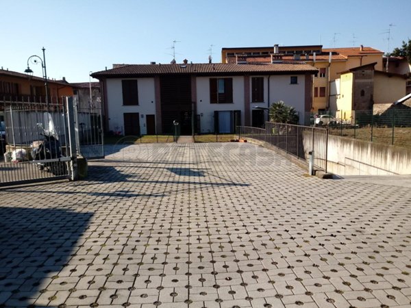 appartamento in affitto ad Azzano San Paolo