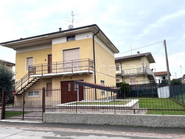 appartamento in affitto ad Azzano San Paolo