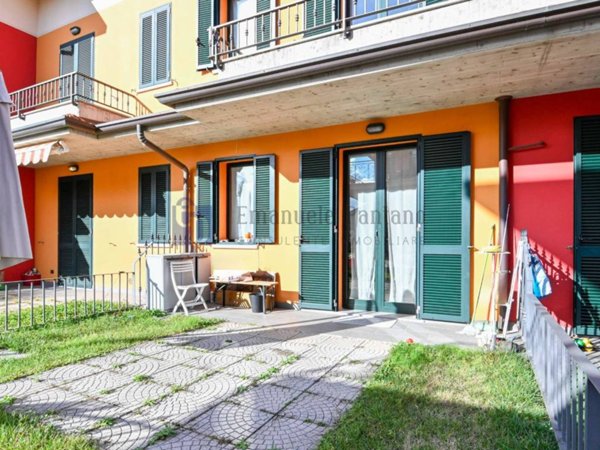 casa indipendente in affitto ad Azzano San Paolo