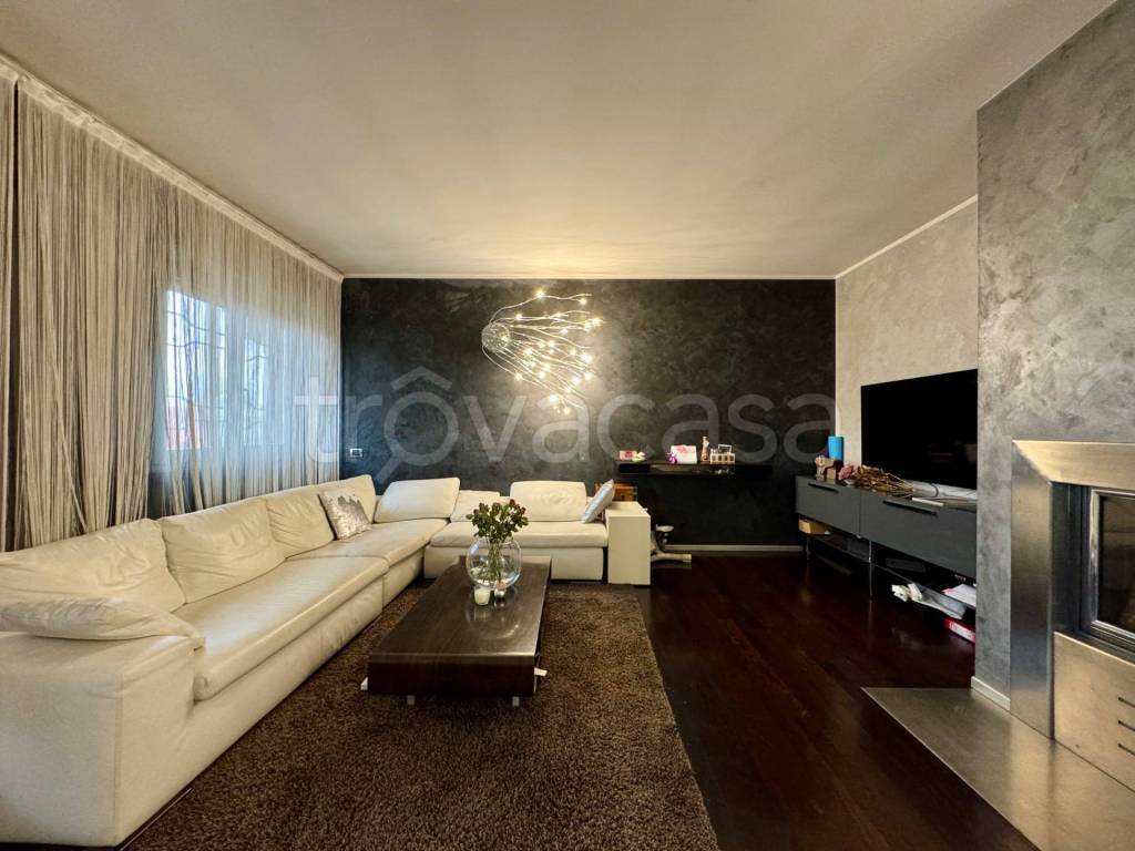 appartamento in affitto ad Azzano San Paolo