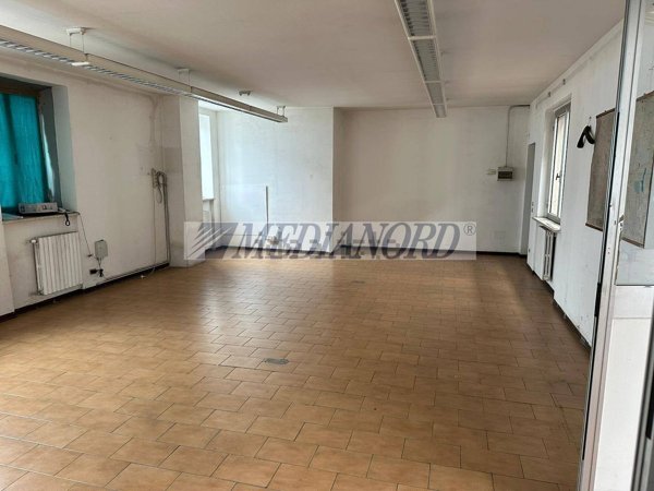 capannone in affitto ad Azzano San Paolo