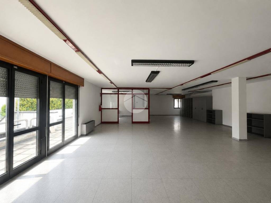 ufficio in affitto ad Azzano San Paolo