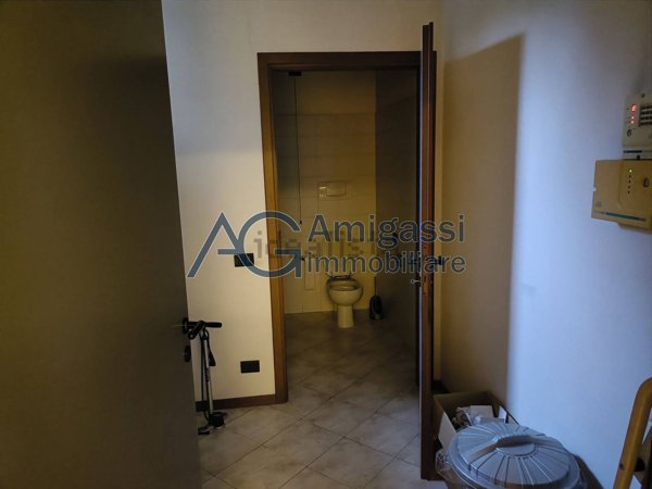 ufficio in affitto ad Azzano San Paolo