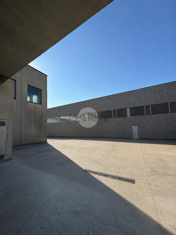 ufficio in affitto ad Azzano San Paolo