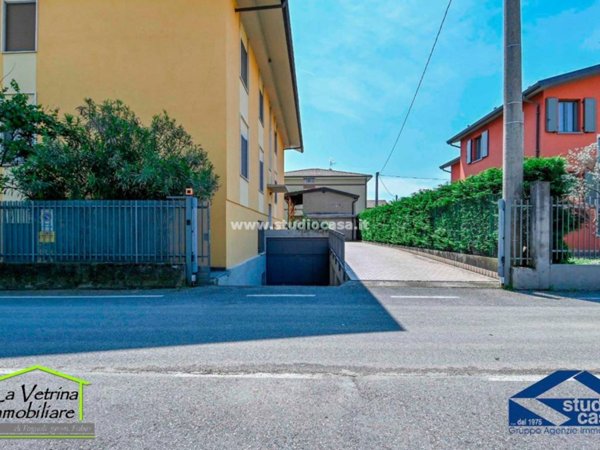 locale commerciale in affitto a Bagnatica