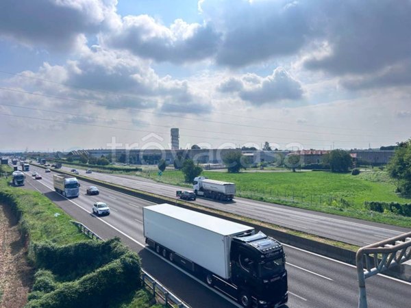 locale commerciale in affitto a Bagnatica