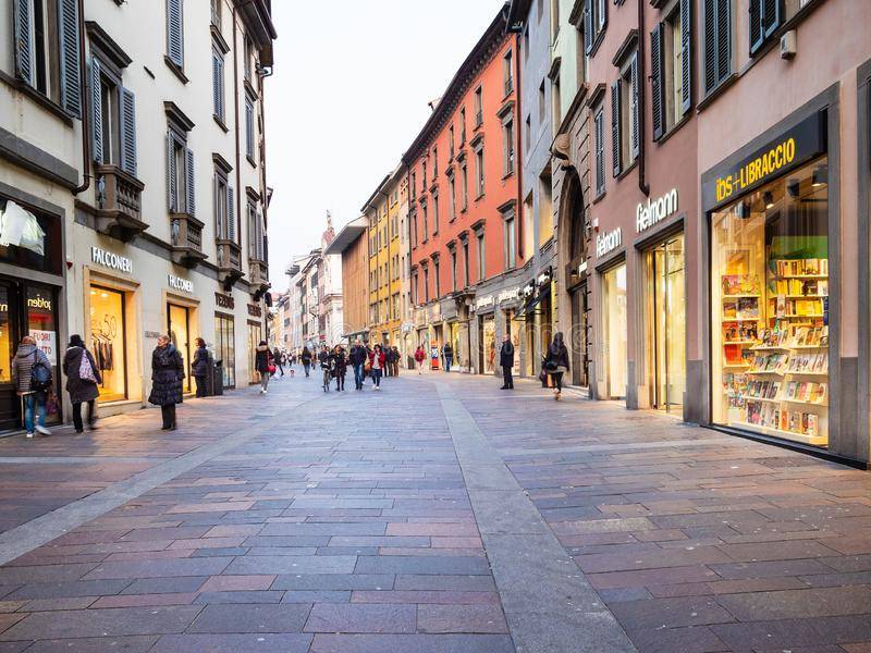 negozio in affitto a Bergamo in zona Borgo Palazzo