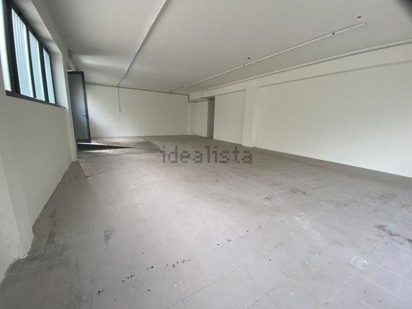 negozio in affitto a Bergamo in zona Longuelo