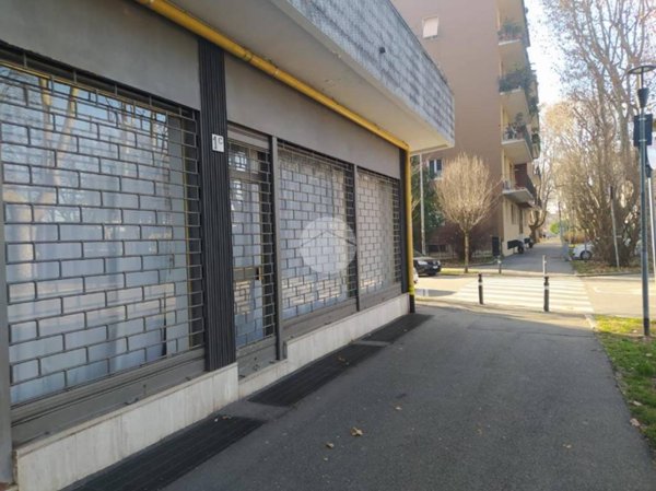 negozio in affitto a Bergamo in zona Malpensata
