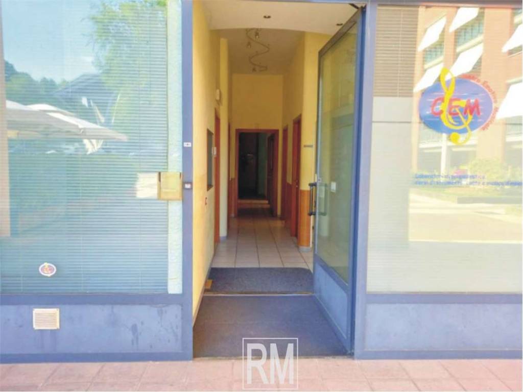 negozio in affitto a Bergamo in zona Longuelo