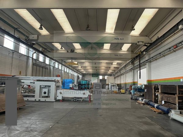 locale commerciale in affitto a Bergamo in zona Redona