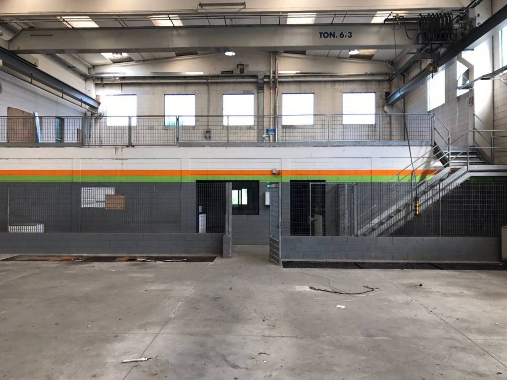 locale commerciale in affitto a Bergamo in zona Canovine