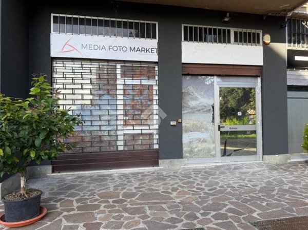 negozio in affitto a Bergamo in zona Celadina