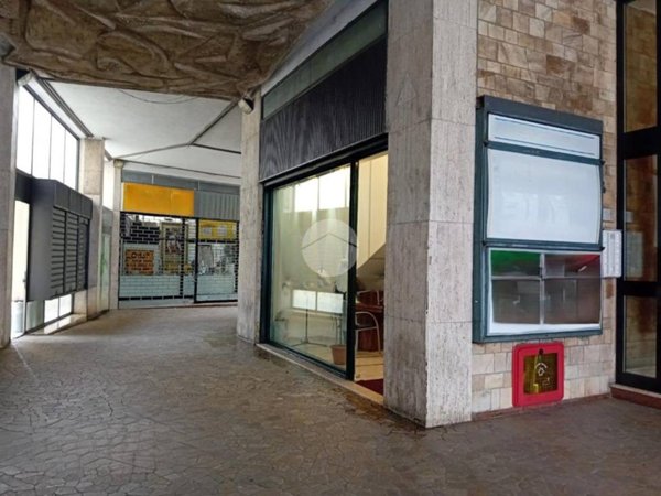 negozio in affitto a Bergamo in zona Borgo Palazzo