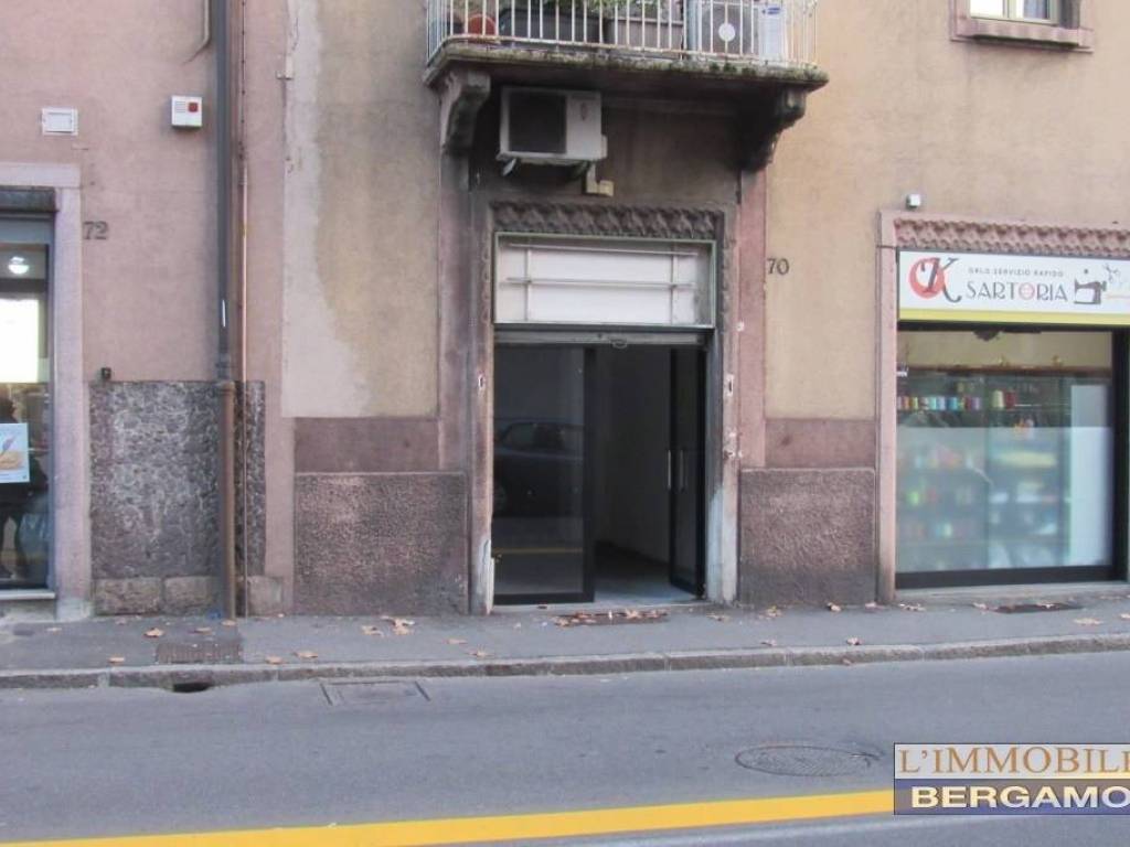 negozio in affitto a Bergamo in zona Redona