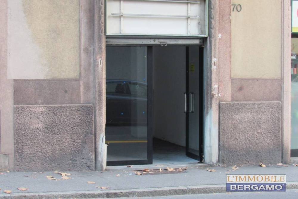 negozio in affitto a Bergamo in zona Borgo Santa Caterina