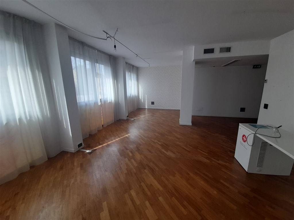 intera palazzina in affitto a Bergamo in zona Borgo Palazzo