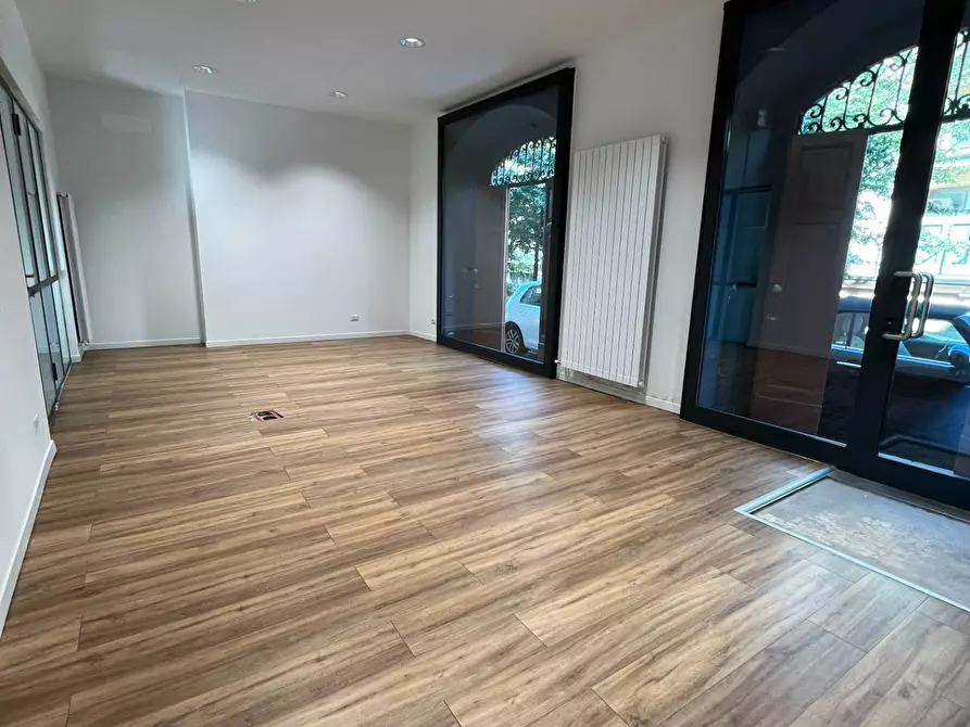 negozio in affitto a Bergamo in zona Città Alta