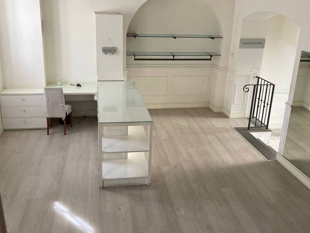 negozio in affitto a Bergamo in zona Borgo Palazzo