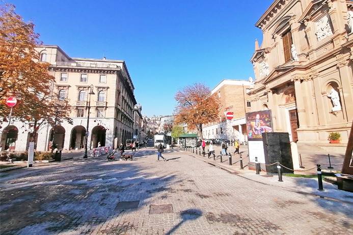 negozio in affitto a Bergamo in zona Città Alta