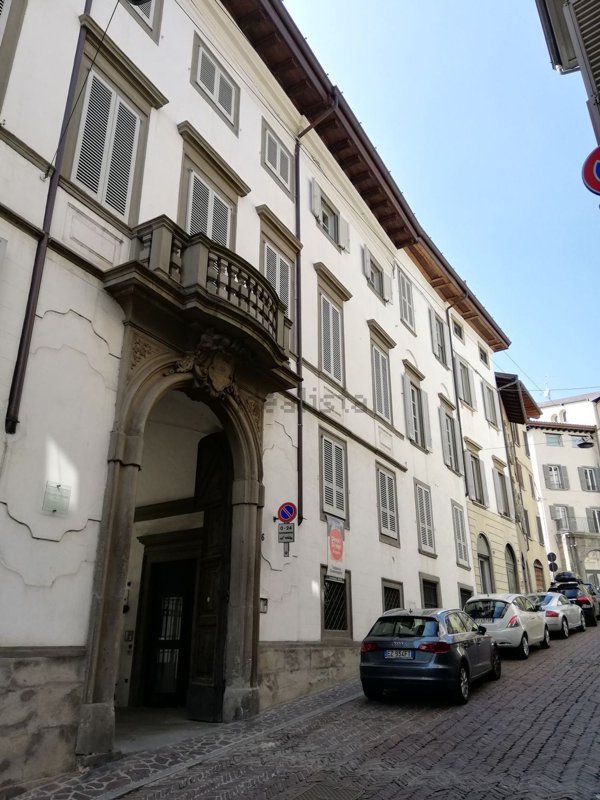 appartamento in affitto a Bergamo in zona Borgo Pignolo