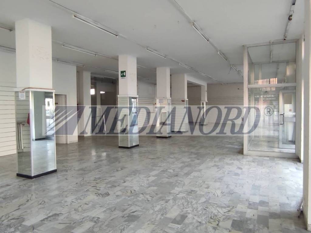 negozio in affitto a Bergamo in zona Borgo Palazzo