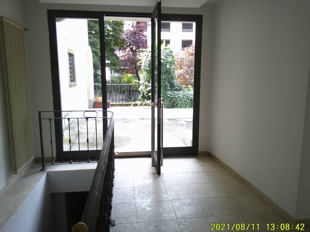 negozio in affitto a Bergamo in zona Borgo Palazzo
