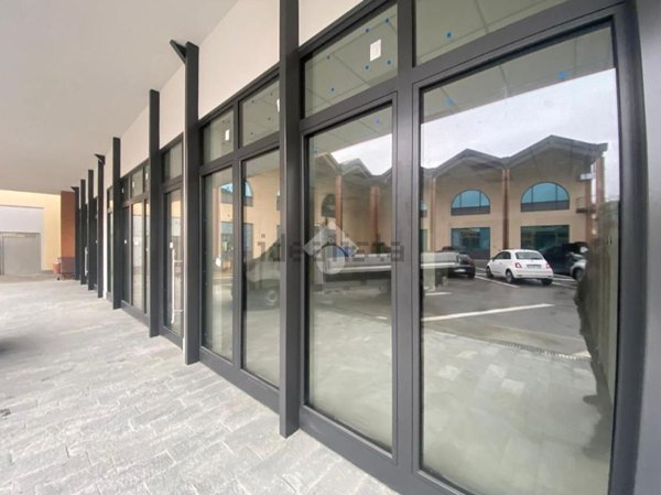 locale commerciale in affitto a Bergamo in zona Redona