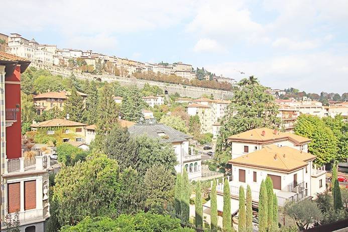appartamento in affitto a Bergamo in zona Città Alta