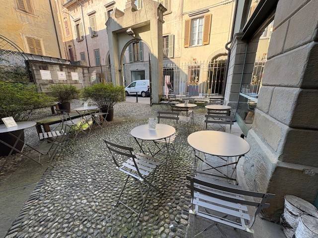 negozio in affitto a Bergamo in zona Borgo Palazzo