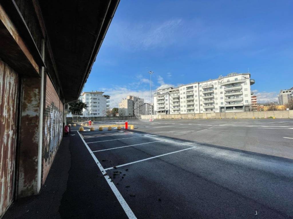 locale commerciale in affitto a Bergamo in zona Campagnola