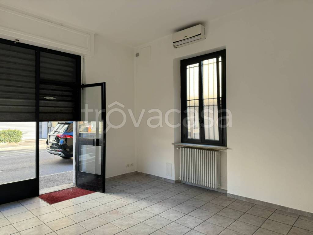 locale commerciale in affitto a Bergamo