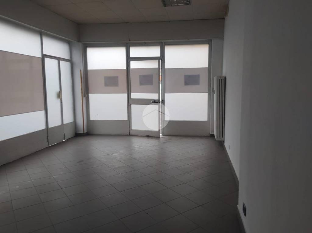 negozio in affitto a Bergamo in zona Malpensata