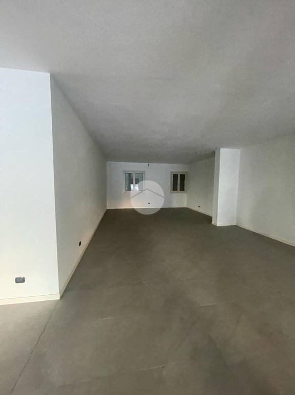 negozio in affitto a Bergamo in zona Borgo Palazzo