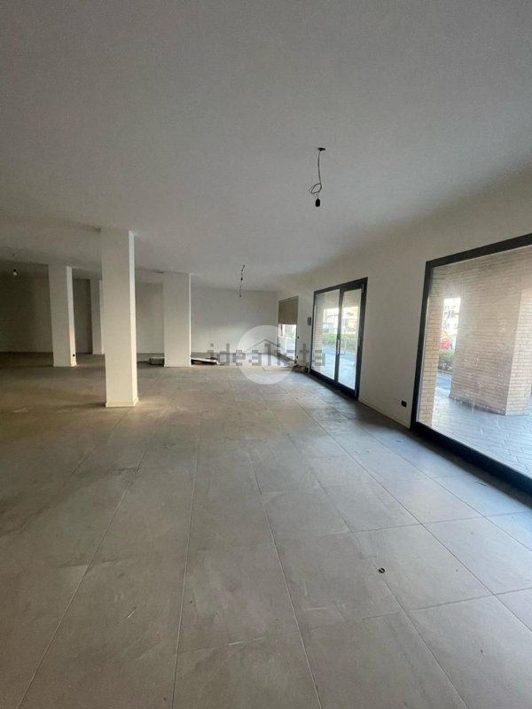 negozio in affitto a Bergamo in zona Borgo Palazzo