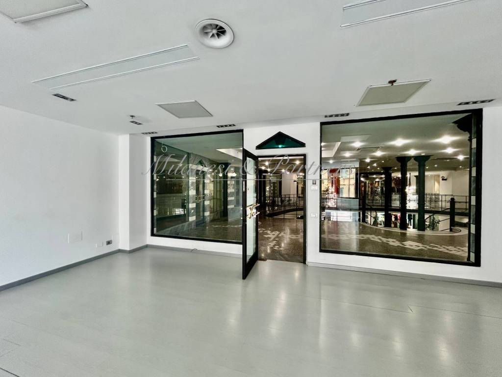 negozio in affitto a Bergamo in zona Bergamo Centro