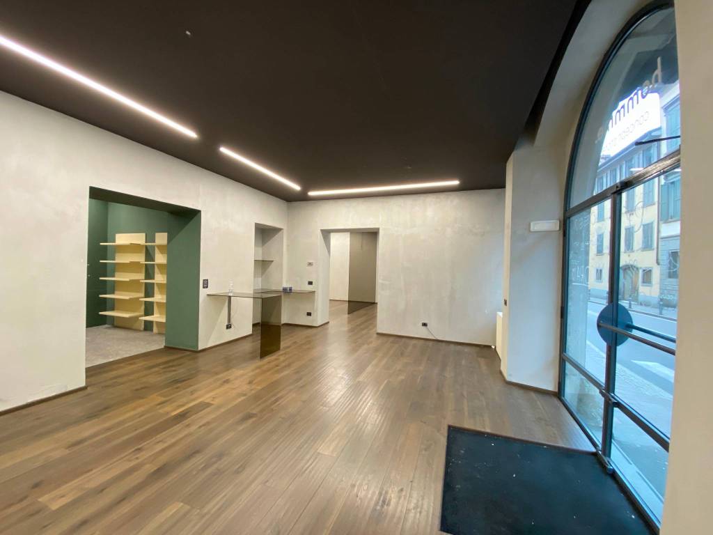 negozio in affitto a Bergamo in zona Borgo Palazzo