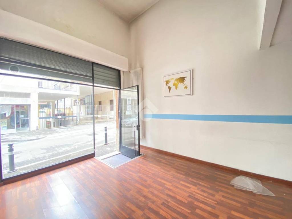 negozio in affitto a Bergamo in zona Borgo Palazzo