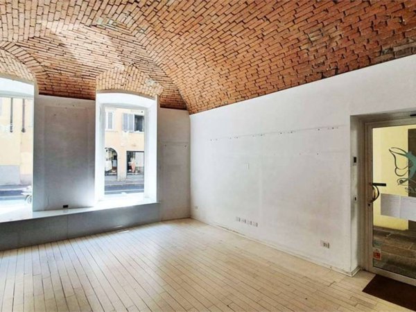 negozio in affitto a Bergamo in zona Borgo Palazzo