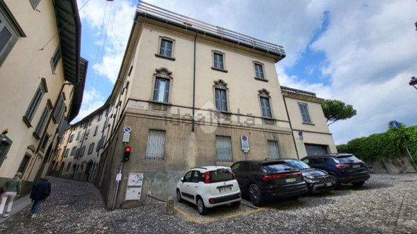appartamento in affitto a Bergamo in zona Città Alta