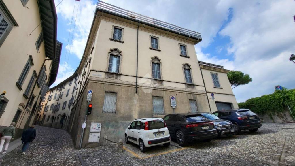 appartamento in affitto a Bergamo in zona Città Alta
