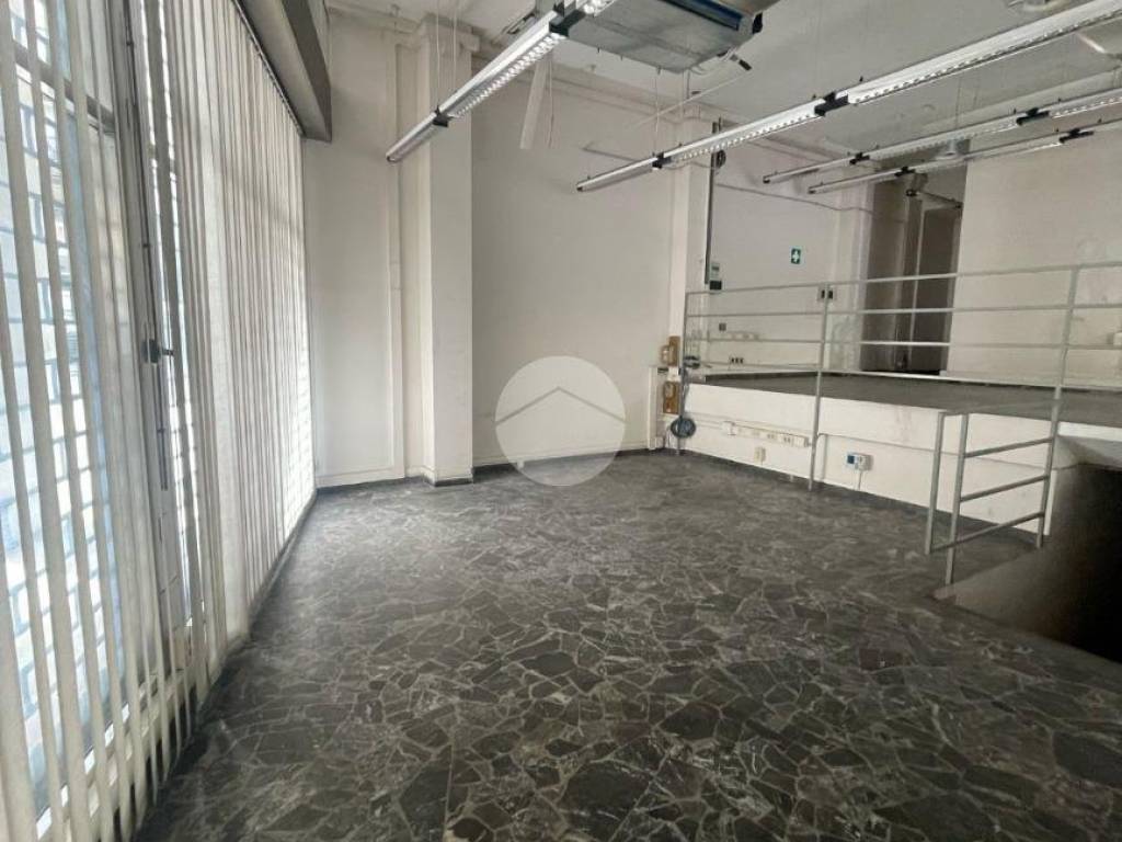 negozio in affitto a Bergamo in zona Borgo Palazzo